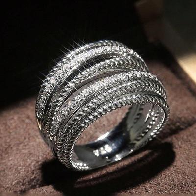 Elegant Geometric Knot Ring: Irregular Multi-layer Design