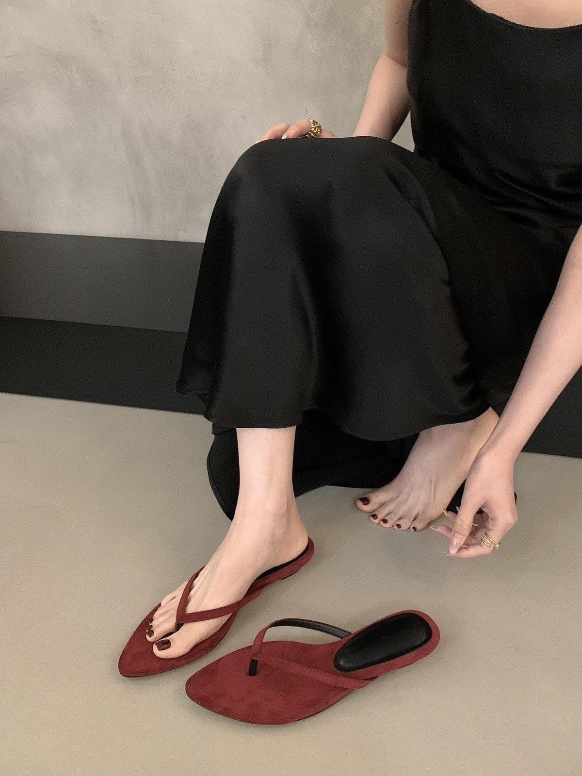 

Retro pointed wedge flip-flops for women wearing light blue lazy vacation beach sandals 42 бордовый