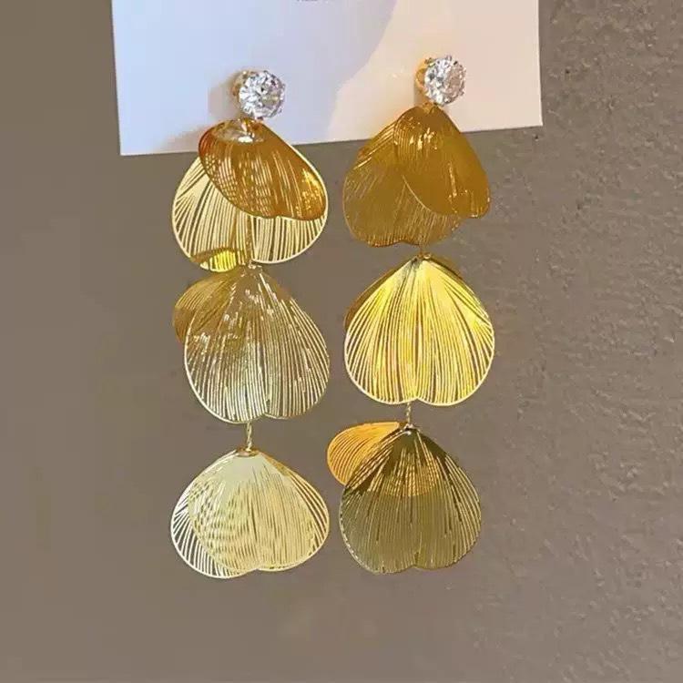Mosquito Coil Disc Ear Clips~ Silver Flower Fringed Earrings, Exaggerated High-end Sense, Light Luxury, Unique Earrings,earrings Without Earholes