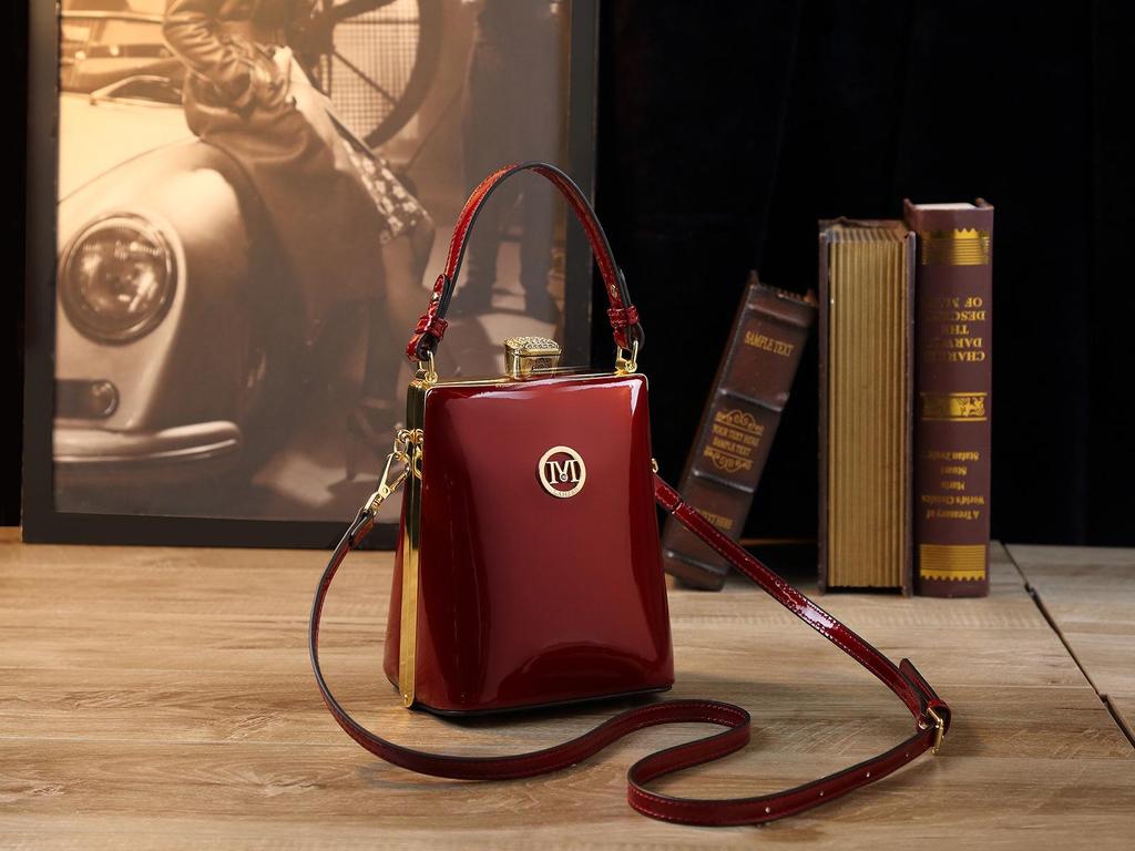 Mini geantă crossbody din piele lacuită strălucitoare europeană și americană - Geantă mobilă cu un singur umăr la modă de stradă, stil de lux ușor.