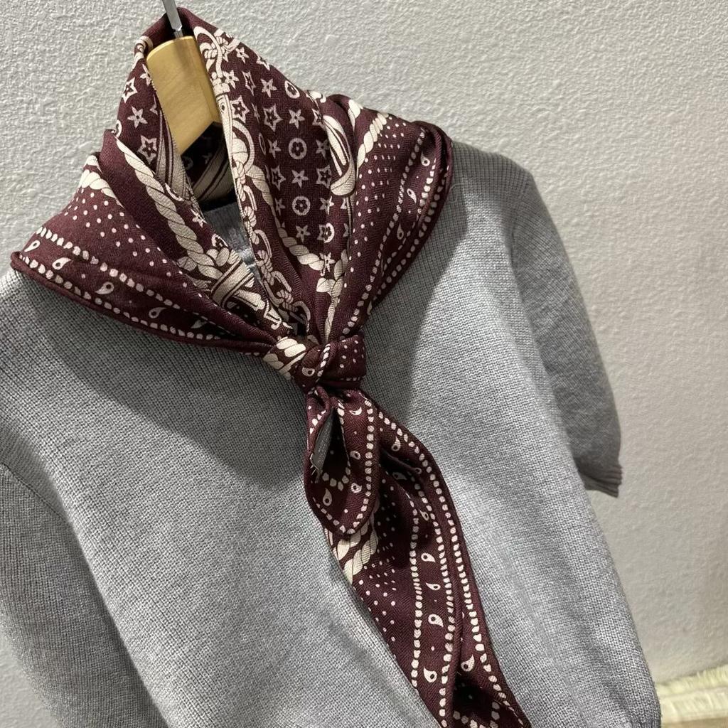 Double-Sided Silk Wool Scarf Women'S Autumn And Winter Silk Wool 70 Square Scarf Warm Dual-Purpose Women'S Versatile Temperament Air Conditioner Neck