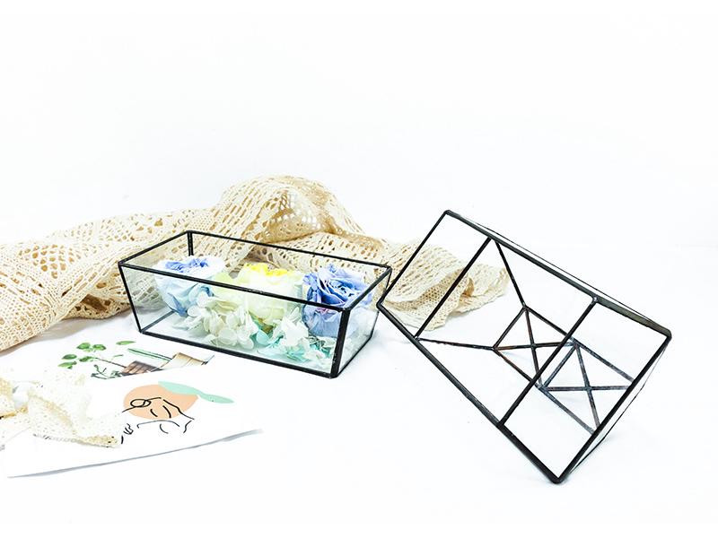 Geometric Glass Greenhouse: Preserved Flower & Moss Succulent Display for Home & Restaurant Decor