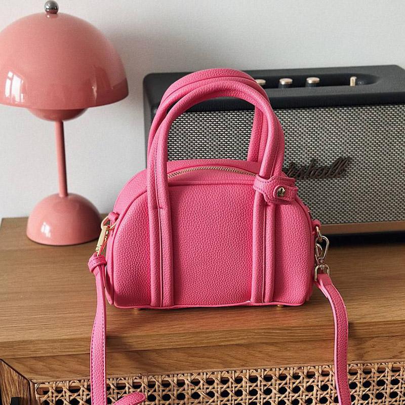 Высокие женские сумки-тоут в форме подушки — фото 3