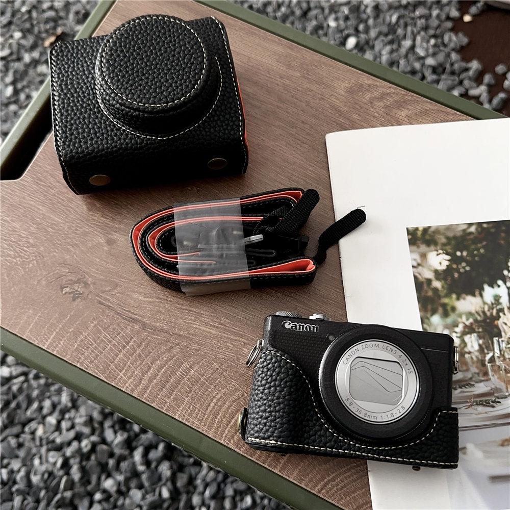 Luxuriöse PU-Leder Kameratasche für Canon PowerShot G7X Mark II III G7X2 G7X3 G7XII G7XIII Batterieöffnung Vollständige Abdeckung mit Riemen