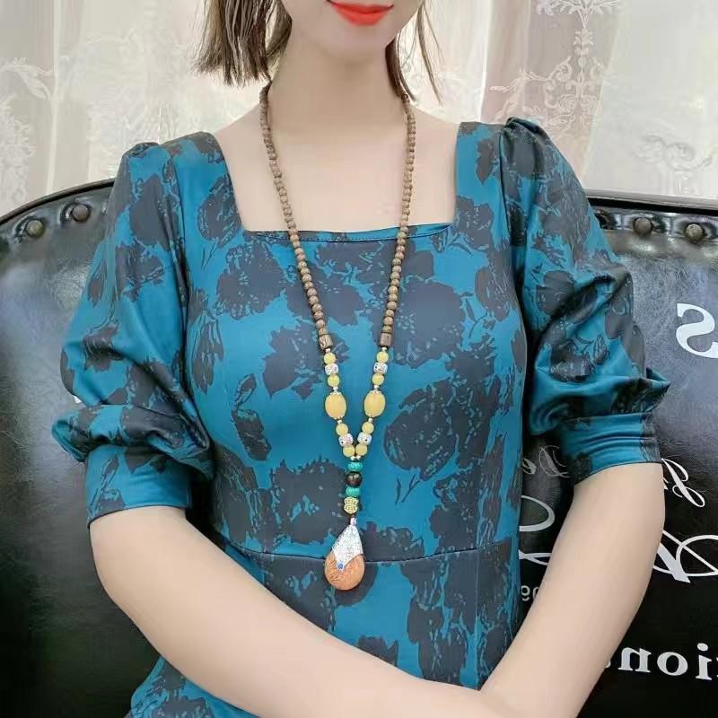 Unisex Tibetan Ethnic Necklace: Versatile, Retro-Style Jewelry with Wooden Accents for Cotton and Linen Outfits
