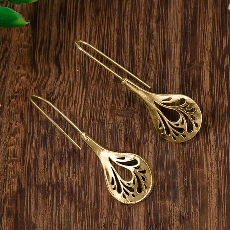 1 Pair of Fashion, Fashion and Art Hollow Leaf Stud Earrings