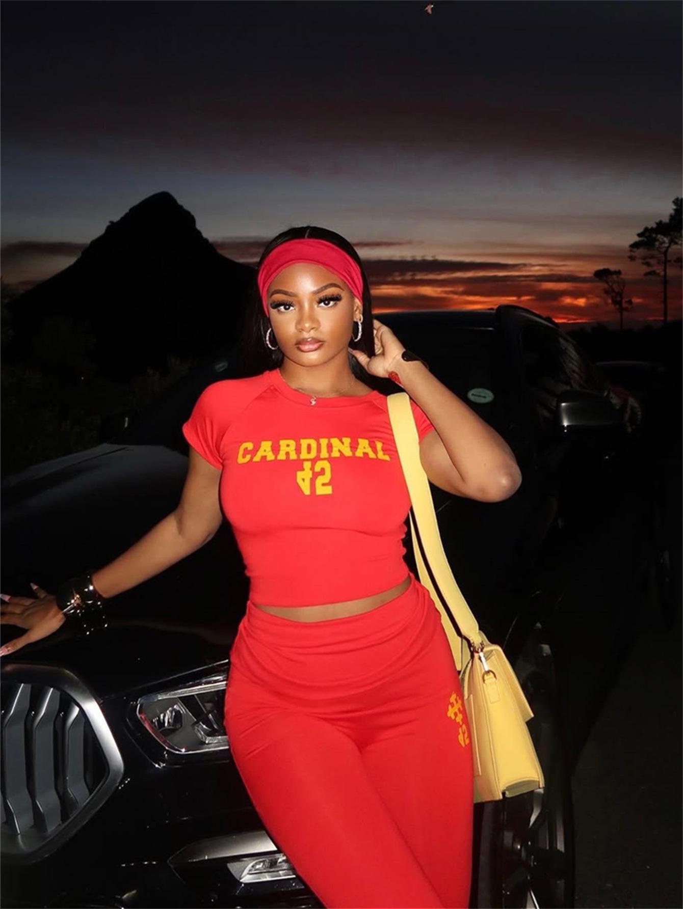 

Европейская и американская мода облегающий спортивный комплект из топа и брюк с принтом для женщин Large