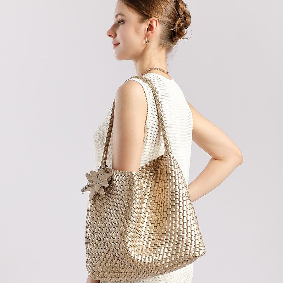 Original design autumn and winter champagne-colored woven tote bag, large-capacity commuter handbag, fashionable women's shoulder bag