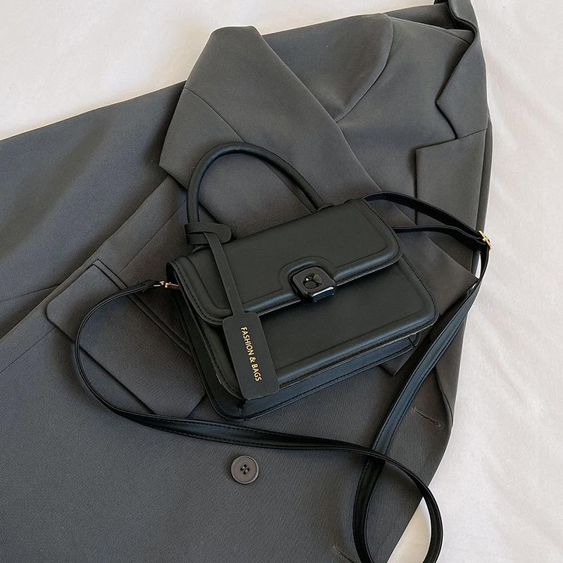 Foreign style niche design bag women's 2025 autumn new popular fashion messenger bag fashion portable small square bag