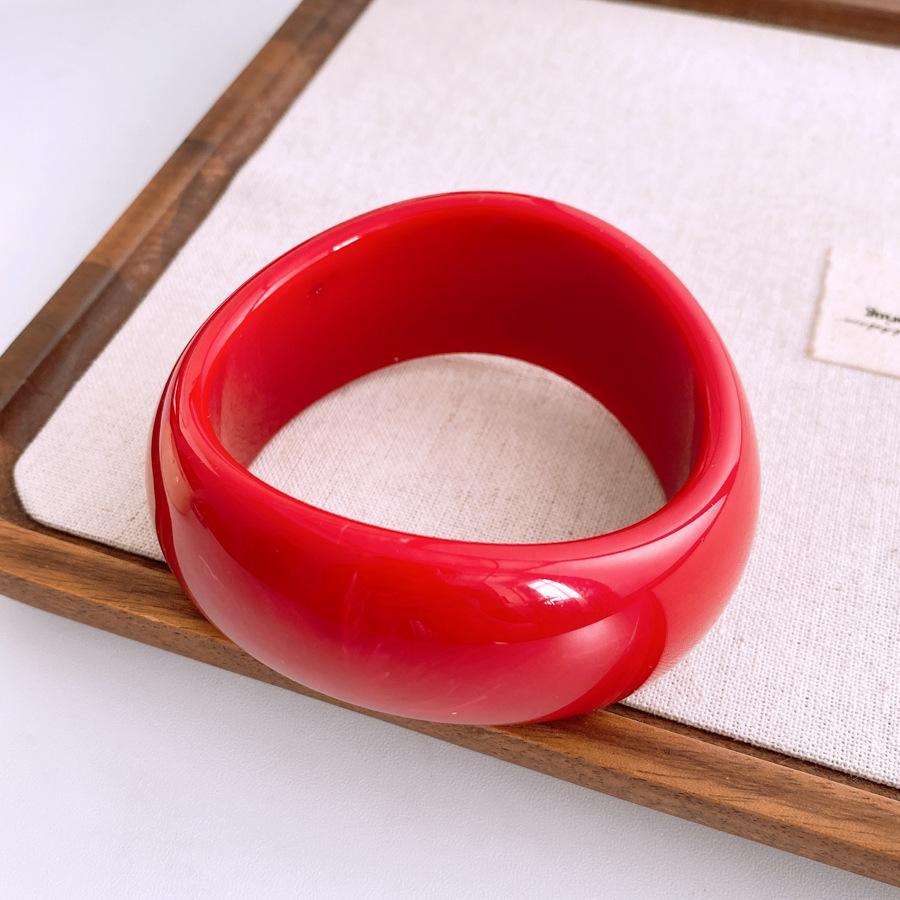 European and American Beige Irregular Geometric Resin Bracelet Light Luxury Temperament Bracelet Retro Exaggerated Jewelry Women