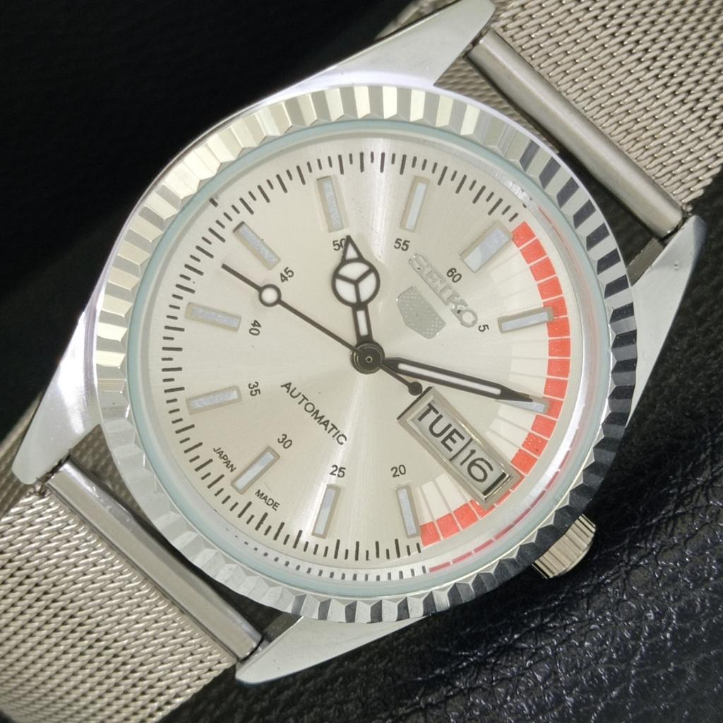 

JAPAN VINTAGE REFURBISHED SEIKO 5 AUTOMATIC 6309A MENS SILVER WATCH a440677-9 Sk-a440677-1