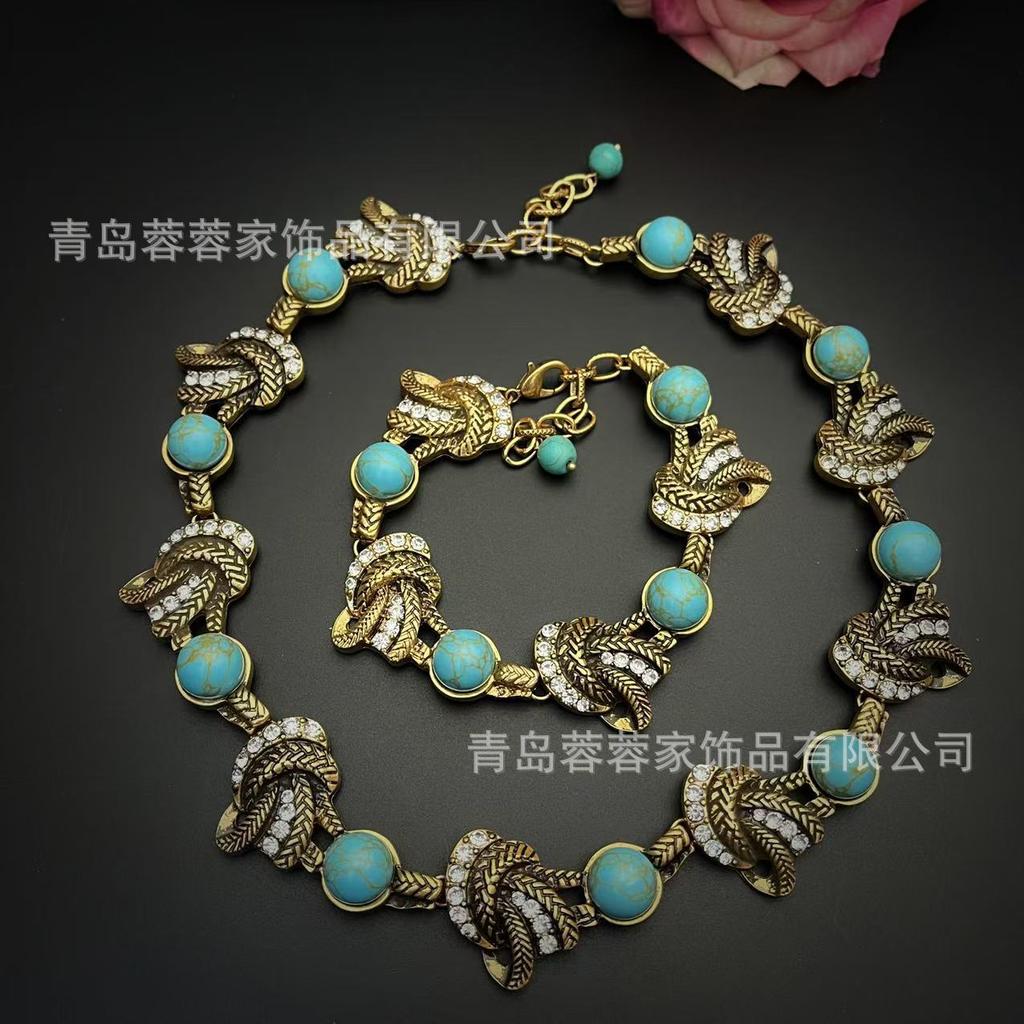 Collier Rétro Turquoise Style Vacances Nouveau pour Personne d'Âge Moyen Haut de Gamme Luxe Léger Tempérament Palace Bijoux Vintage