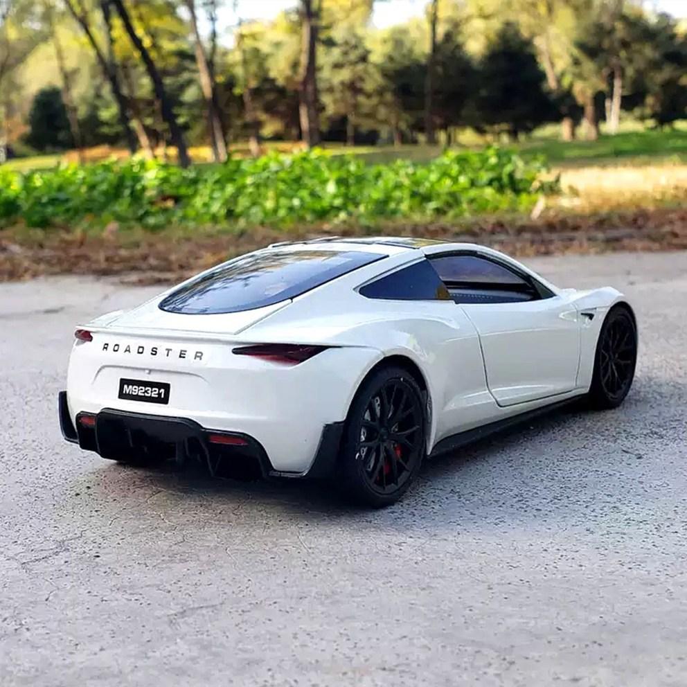 MyCar 1:24 Scale Tesla Roadster Roof Model Diecast Metal Car Figurine - Red