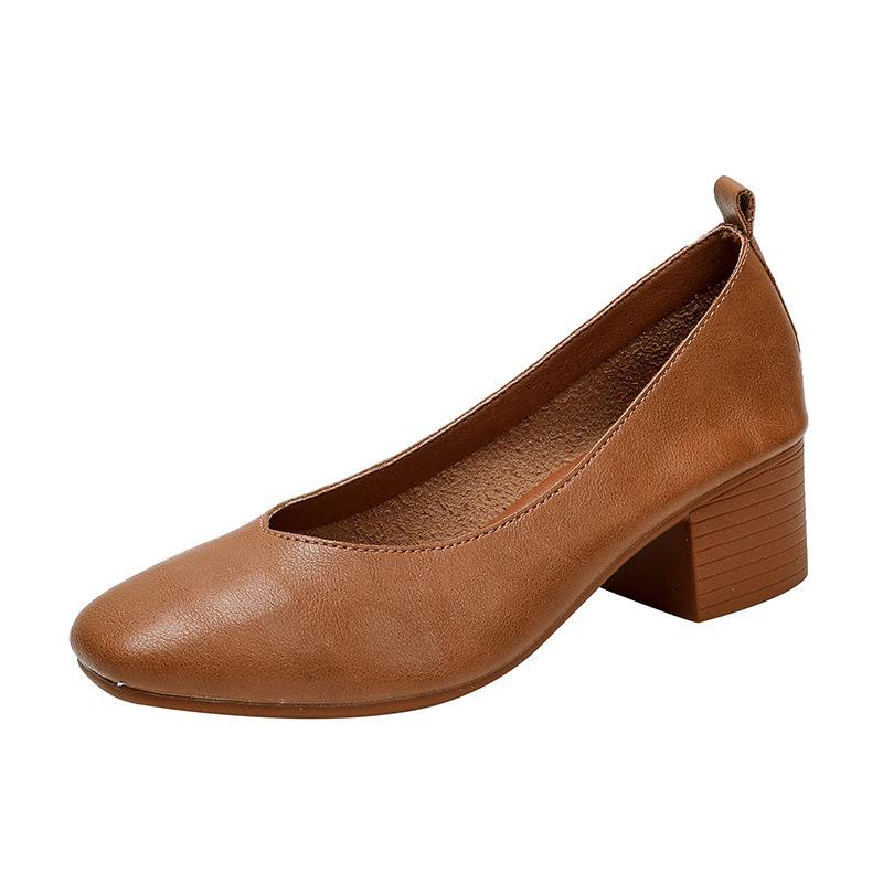 Leather mother shoes women's soft leather flat-soled single shoes spring new versatile soft-soled comfortable grandma shoes women's shallow mouth