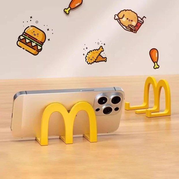 

McDonald s M-Shaped Desktop Ornament: Multifunctional Phone Holder and Stand
