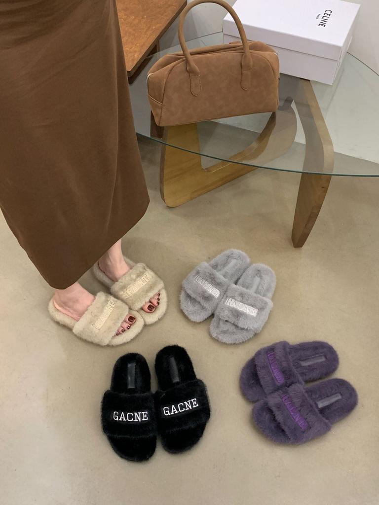 Thick-soled fluffy slippers women's shoes outer wear 2025 new autumn and winter fashion letter muffin plush cotton mop