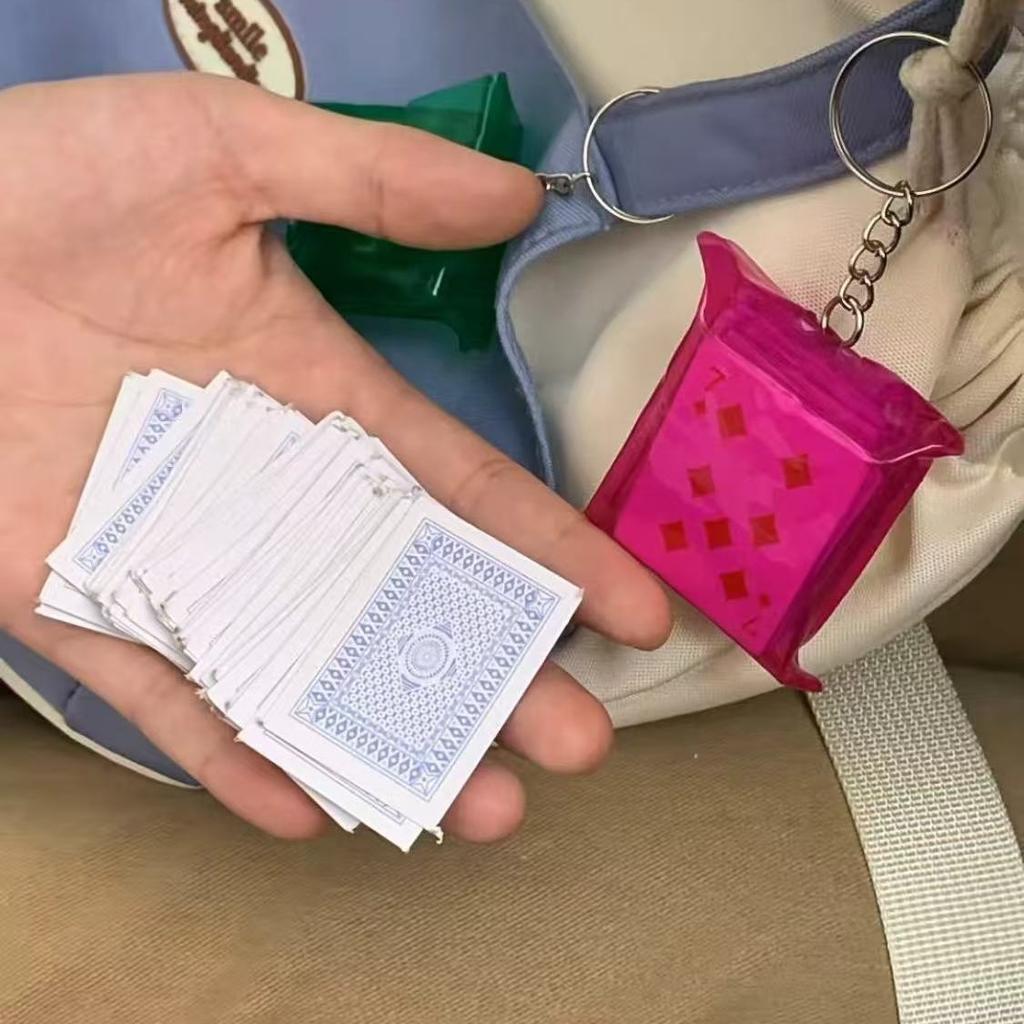 1/5pcs Colorful Mini Poker Keychain Novelty Pocket Playing Card Keyring for Thanksgiving Birthday Gift Party Favors Game Access