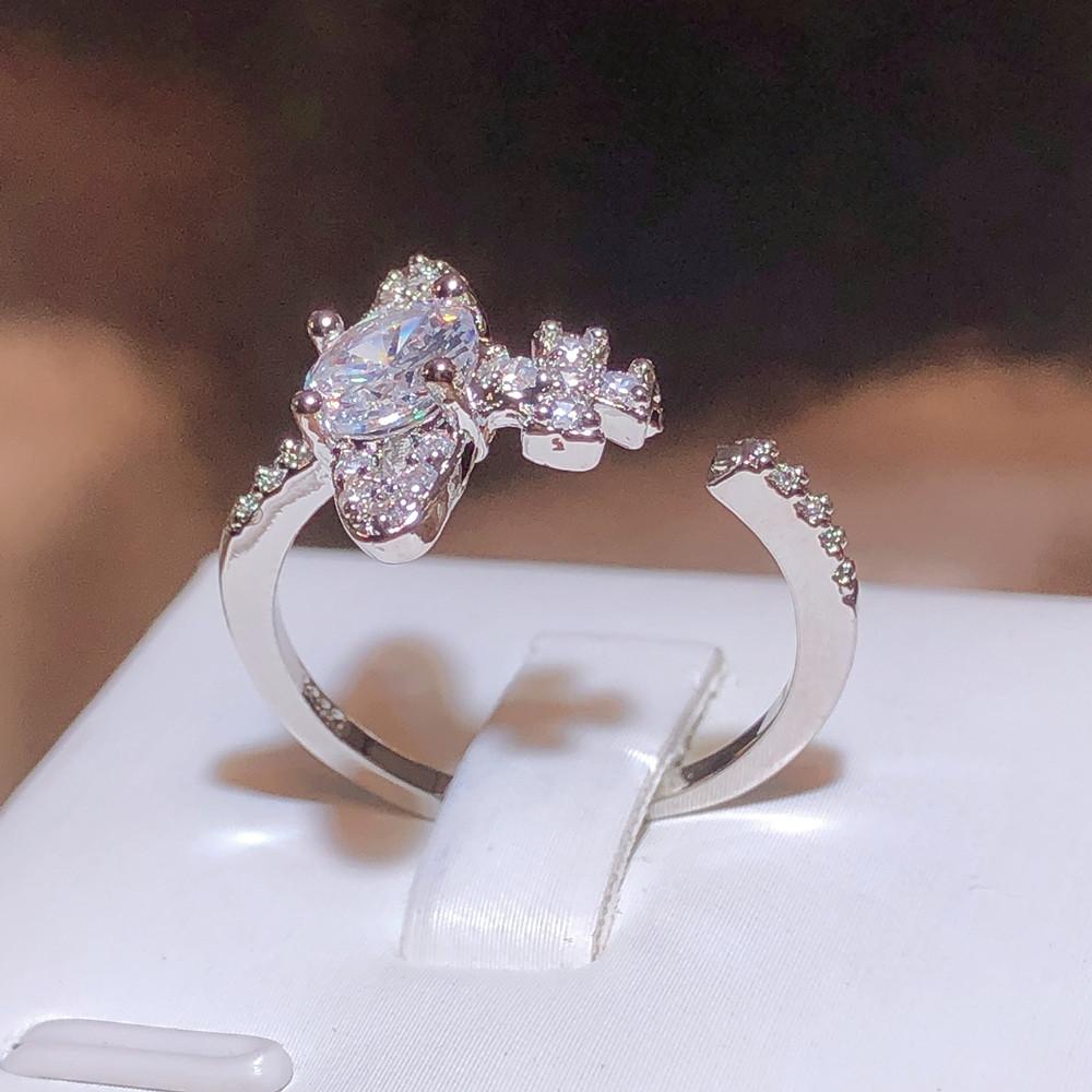 Stylish 925 Silver Plated Zircon Spaceship Ring for Women's New Women's Zircon Jewelry Wedding Bride Jewelry Ring Wedding Ring