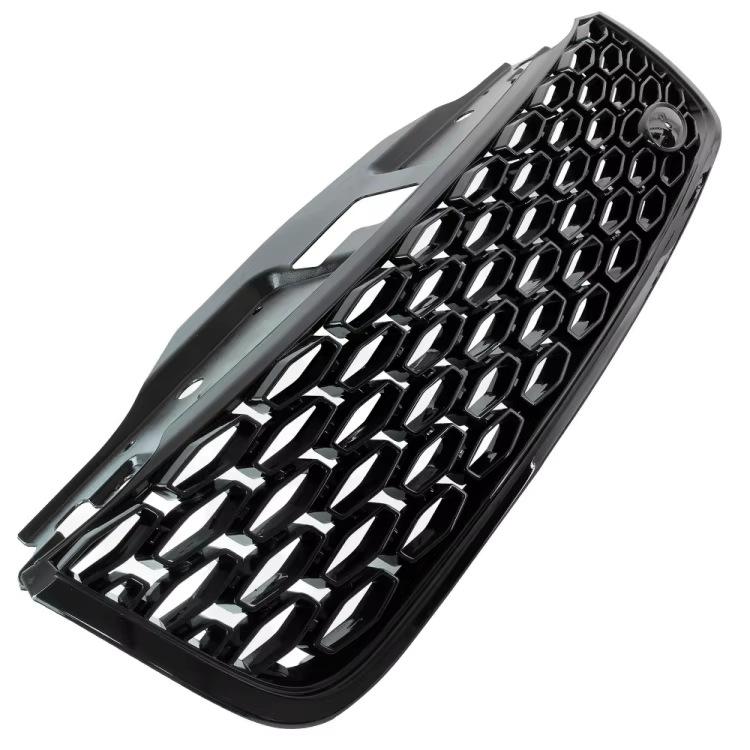 LR082695: Front Bumper Grille for 2017-2021 Land Rover Discovery 4.