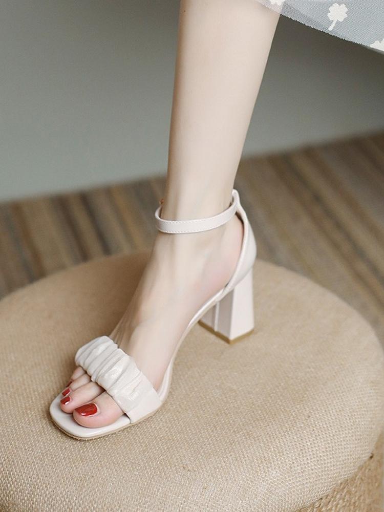 Mode 2024 Sommer Neue Mode Oberbekleidung Damen Sandalen Offene Zehen Feenstil Ein Knopf Einfarbig Bequemer Einzelschuh Damen