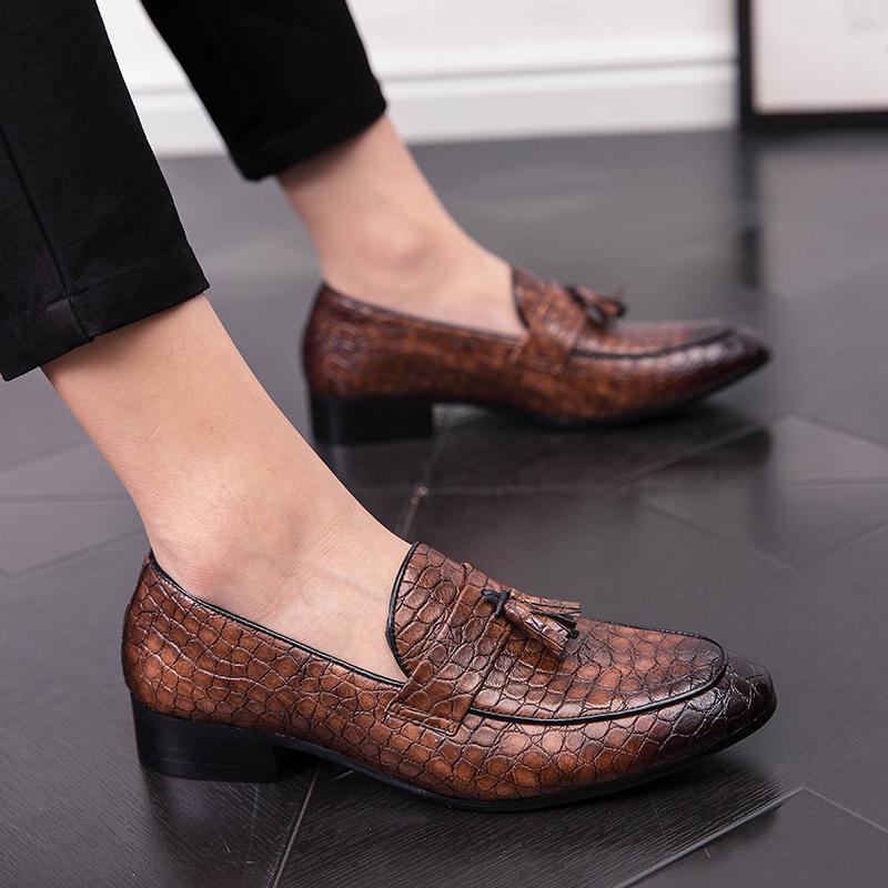 Red Crocodile Pattern Loafers Luxury Brand Tassel Thick Sole Pointed Toe Casual Shoes Slip-on Oxford Shoes Men's Shoes Moccasin