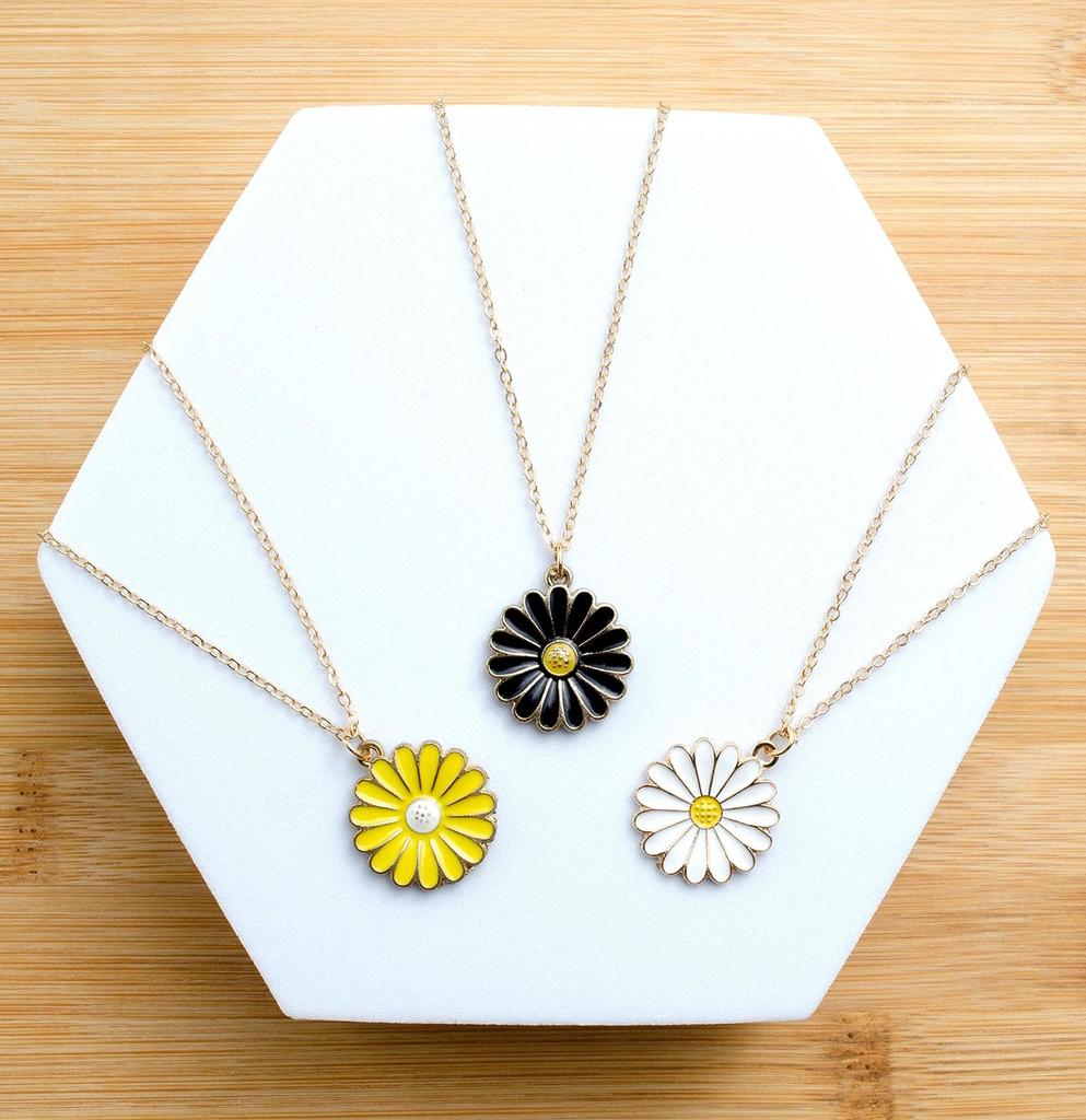 Daisy Flower Necklace Gold Plated Boho Choker