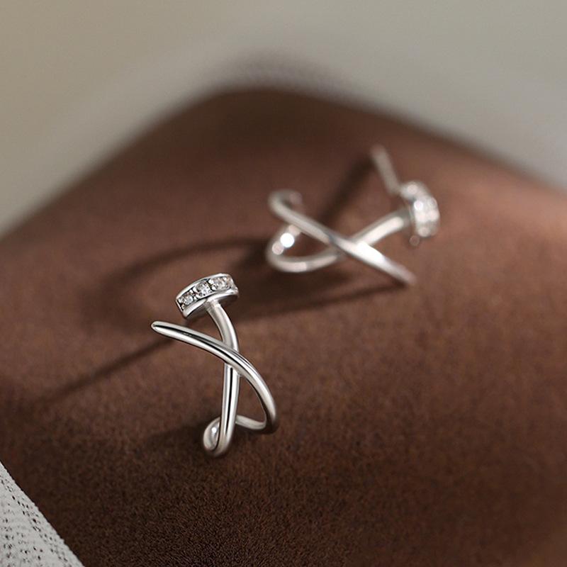 Pendientes chapados en plata S925 con tornillos en forma de cruz de circonita, pendientes con diseño de personalidad única, sencillos y de gran sentido, con forma de clavo geométrico