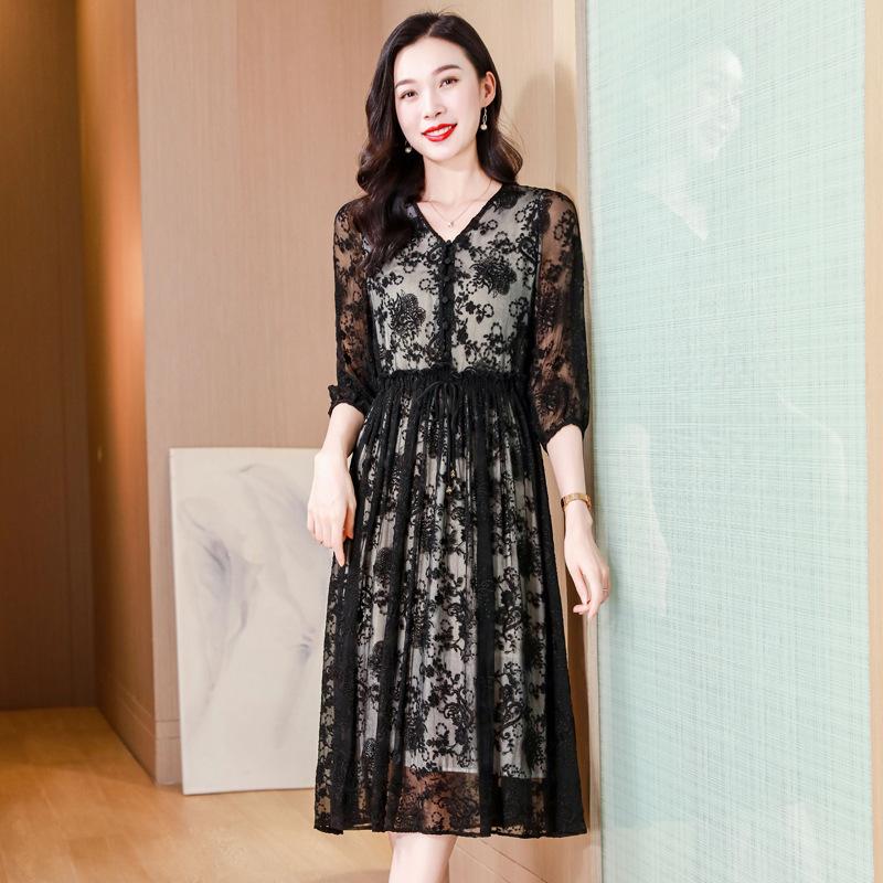 Summer New V-neck Silk Dress Embroidered Intellectual Fashion Mulberry Silk Dress Double Skirt