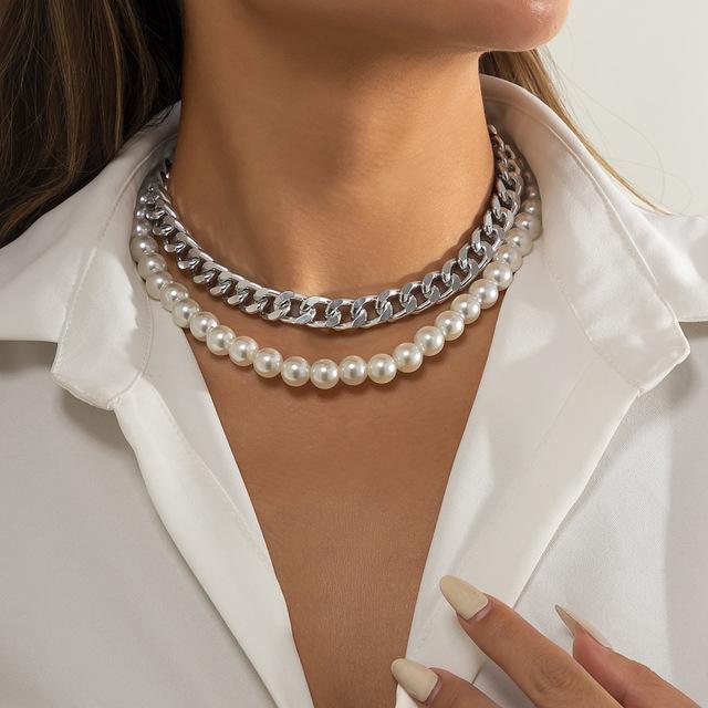 Collar de perlas blancas de imitación multicapa, cadena de cuentas, estilo punk, para damas, para bodas, collar corto de clavícula, joyería para banquetes.
