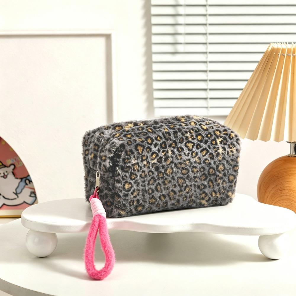 Large Capacity Plush Cosmetic Bag Leopard Print Pattern Travel Cosmetic Case Cosmetics Storage