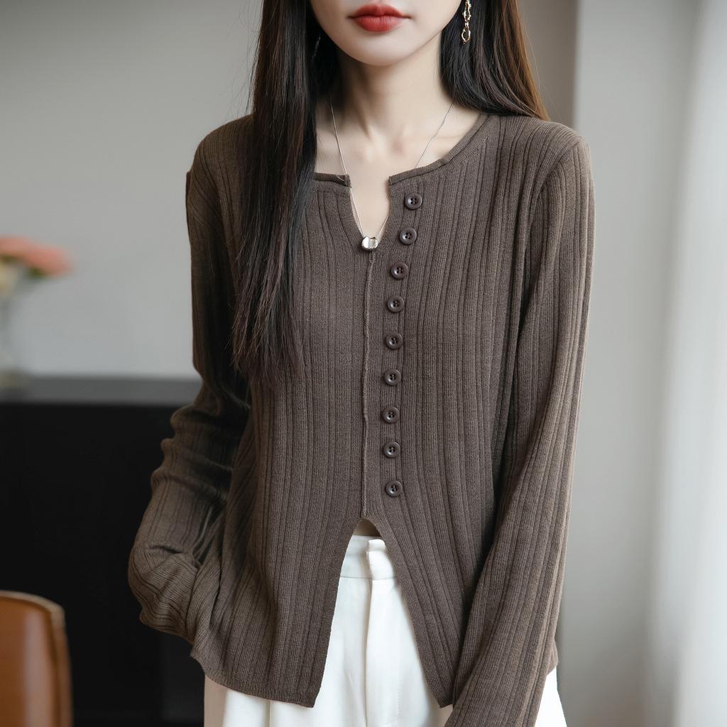 Spring and Autumn New Design V-neck Knitted Sweater, Women's Split Button Base Layer, Short Coat, Sweater Top
