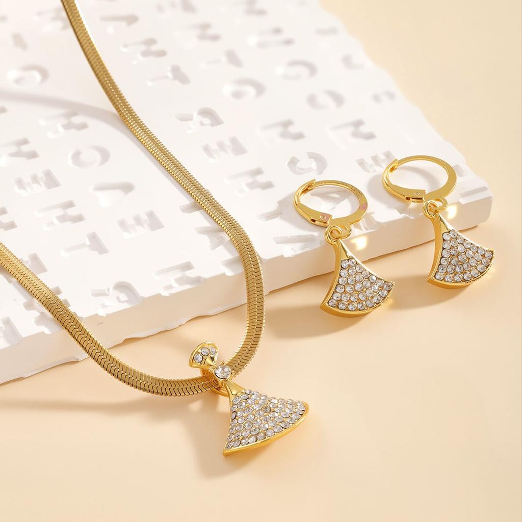 New Water Drop Pearl Inlaid with Diamonds Jewelry Set for Women, Gold Bracelet, Ring, Necklace, Earrings Four-Piece Set