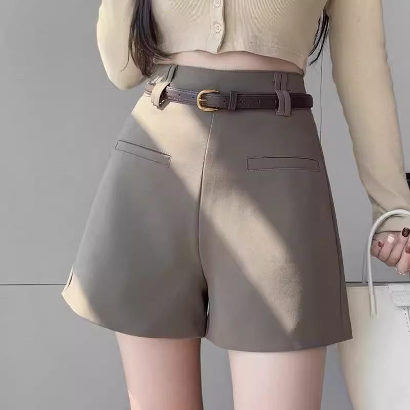 Black High-Waist A-Line Bootcut Suit Shorts for Women - Autumn/Winter Korean Style Casual Pants