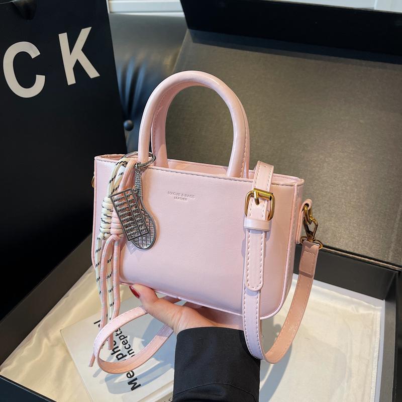 Retro Portable Red Bag Women's New Fashionable and Simple Small Square Bag Versatile Shoulder Messenger Bag