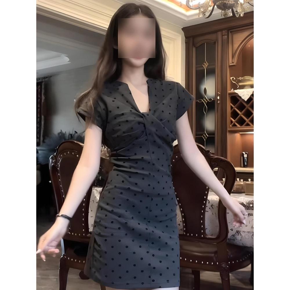 Temperament polka dot dress women's summer new casual slim temperament waist hip skirt
