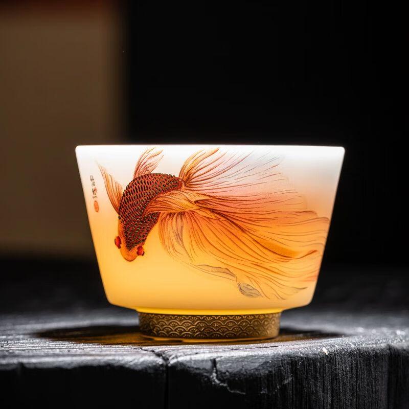 Suet Jade White Porcelain Gilt Kung Fu Master Teacup