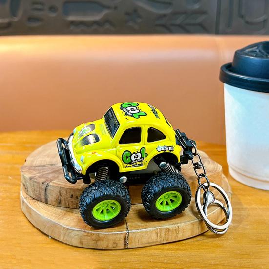 Keychain Pendant Portable Off-Road Racing Design Keyring with Metal Ring Pull-Back Toy Mini Car Keychain Toy