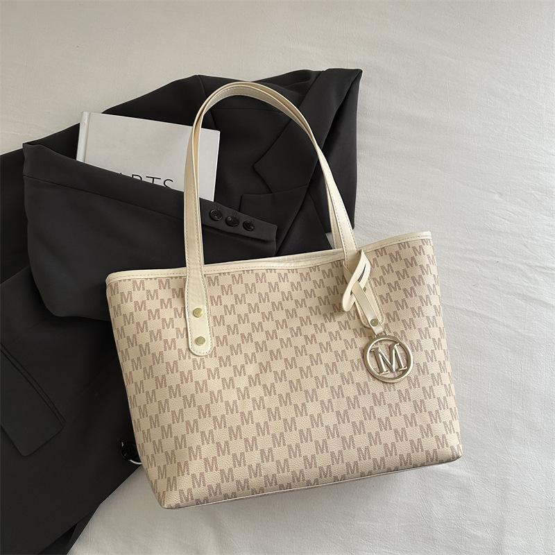 Large-capacity Bag Women's 2025 New Spring and Summer Versatile Niche Design Class Shoulder Commuter Bag Portable Tote Bag