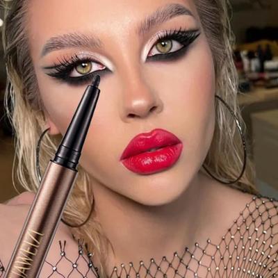 Waterproof Eyeliner Gelpotlood Sneldrogende Eyeliner Zacht Gemakkelijk te dragen Langdurige Eyeliner Pen Ogenmake-up