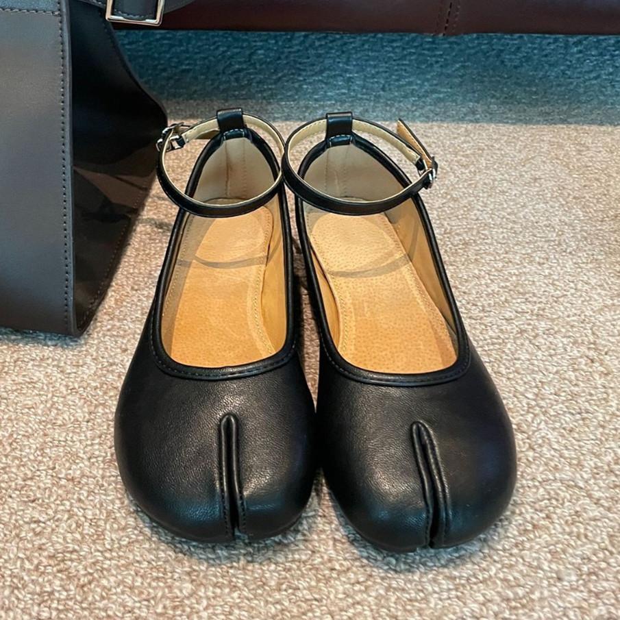 Fashion IPPEUM Split Toe Shoes Ballet Flats PU Leather Mary Janes Ankle Straps Retro Flat Shoes Women