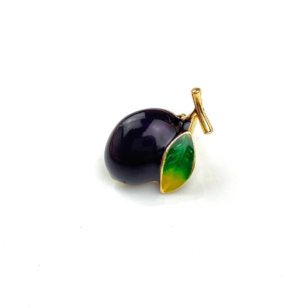 Japan and Korea cute fruit series brooch trendy personality design sense pin collar pin anti-light buckle cardigan shirt accessories