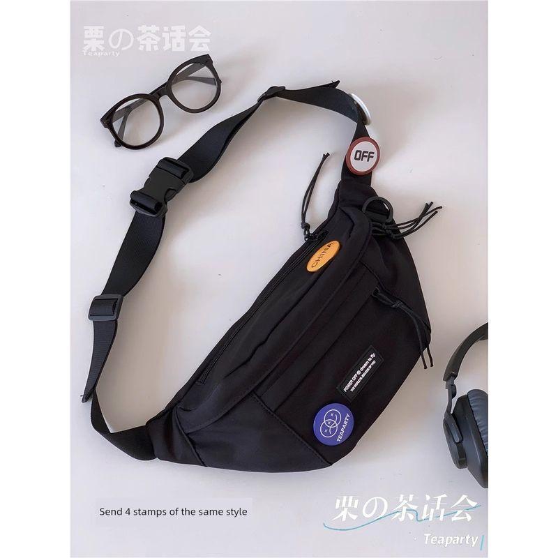 

Японская мода Сумка-мессенджер для мальчиков и подростков Модный бренд Функциональный стиль Нагрудная сумка Женская сумка-пельмень с высоким чувством стиля Женская 2025 Новинка Black send 3 Badges