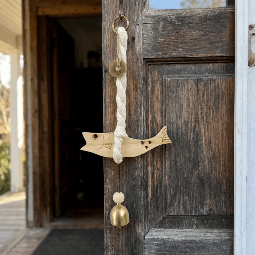Creative Simulation Wooden Fish Lucky Charm with Bell Rustic Wood Fish Sculpture Handcrafted Cartoon Fish Door Chimes Entryway
