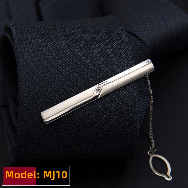 Silberne Krawattenklammer für Herren – formelles, schlichtes, professionelles Accessoire