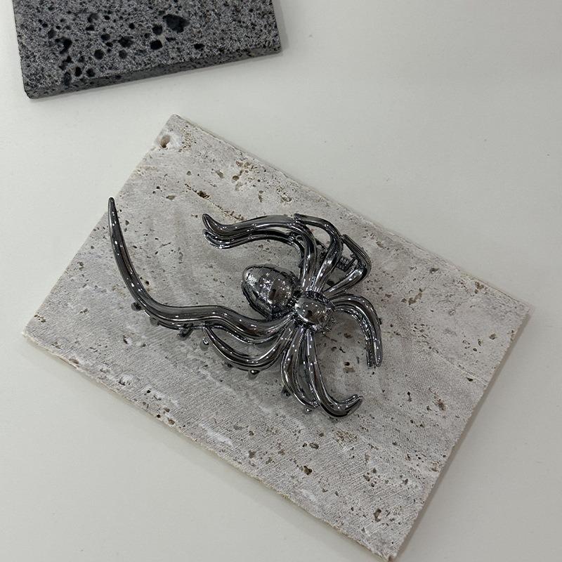 Fashionable Gothic Dark Style Spider Bat Lady Hair Clip Halloween Party Dance Niche Design Versatile Hairstyle Shark Clip