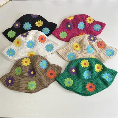 Handgefertigte farbige Blumenwollmütze für Damen, süße, niedliche, kleine, frische Topfmütze, vielseitig, macht das Gesicht klein, gestrickte Mütze