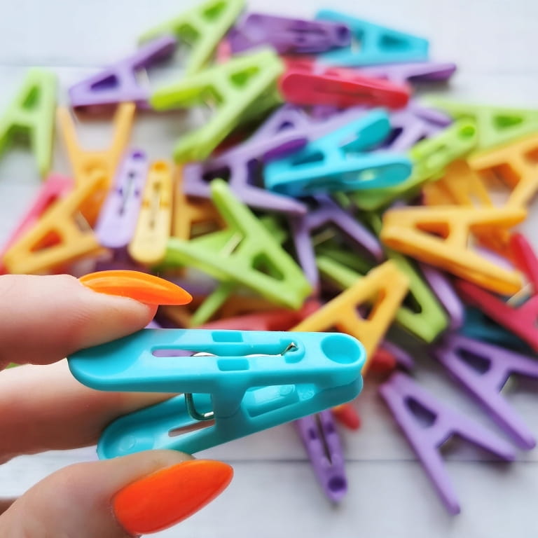 Colored Clothes Pins for Laundry, Set
