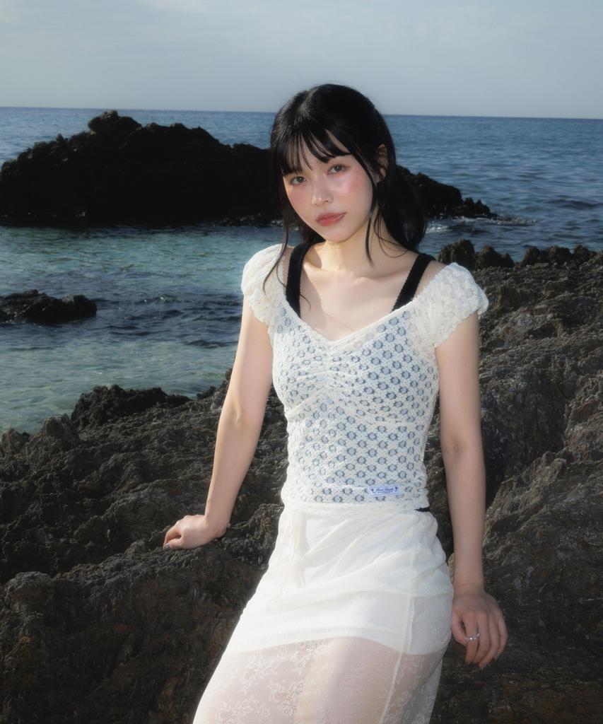 ROSEFRANTZ Lace Shirring Crop T-Shirt [Cream]
