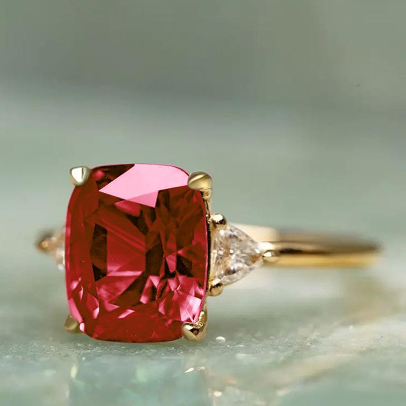 Cao Shi Retro Princess Engagement Ring: European & American Style Exaggerated Design