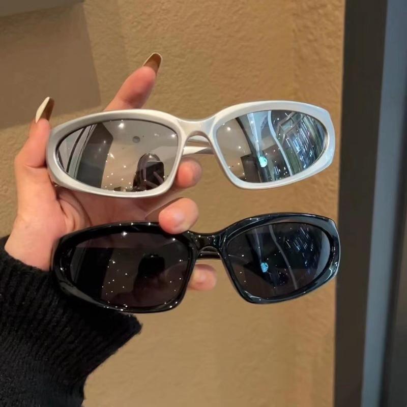 2pcs New Fashionable Men's and Women's Outdoor Sports Goggles Sunglasses Trendy Cycling Women's Fashion Accessories